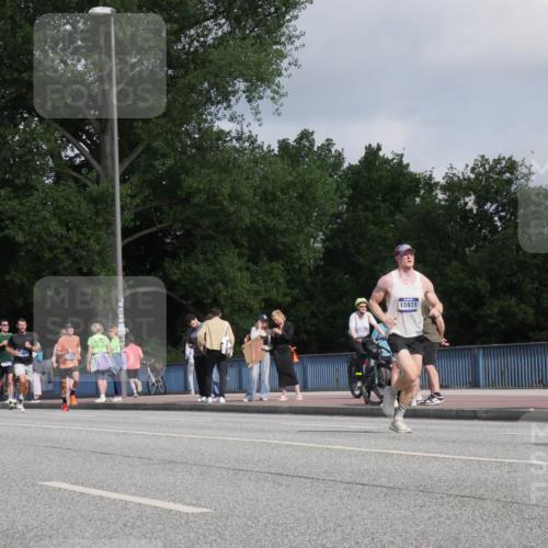 29.06.2025 - hella hamburg halbmarathon Luisa Fischer http://msf.ph/oto/8453132 29.06.2025 09:50:47 Kennedybrücke 15931, 1248, 1505, 1710, 2714, 2767, 5554, 7884, 10404, 10852 meine-sportfotos.de