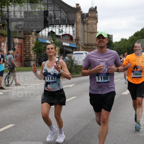 29.06.2025 - hella hamburg halbmarathon Yannick Fuchs http://msf.ph/oto/8453203 29.06.2025 10:56:02 20KM 1128, 1135, 1138, 1147, 1190, 3097, 3921, 4095, 4859, 5547, 6580, 6815, 7658, 8154, 9131, 9297, 9718, 9928, 10194, 10797, 11670, 11968, 12567, 13868, 13958, 14574, 15252, 15291, 15539, 15686, 15859, 15908, 16292, 17532, 17939, 17955, 18000, 18551, 18599, 18799, 18808, 18919 meine-sportfotos.de