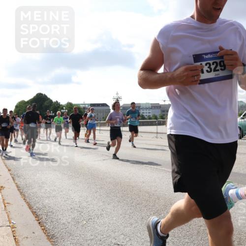 29.06.2025 - hella hamburg halbmarathon Lena Gebhardt http://msf.ph/oto/8453221 29.06.2025 09:54:10 Lombardsbrücke 17332, 18499, 8743, 1329, 189, 1098, 1119, 1171, 1342, 1399, 1413, 1424, 1476, 1892, 1902, 2020, 2098, 2188, 2270, 2516, 2823, 2842, 2889, 3477, 3785, 4029, 4140, 4183, 4185, 4235, 4237, 4247, 4270, 4949, 5020, 5115, 5362, 5528, 5532, 5650, 6198, 6309, 6575, 6630, 6831, 7167, 7297, 7385, 7480, 7734, 8023, 8269, 8576, 8698, 8743, 8928, 9030, 9043, 9105, 9463, 9482, 9619, 9633, 9815, 10529, 10792, 11077, 11848, 11936, 12084 meine-sportfotos.de