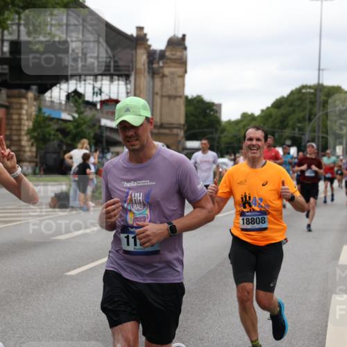 29.06.2025 - hella hamburg halbmarathon Yannick Fuchs http://msf.ph/oto/8453223 29.06.2025 10:56:02 20KM 1128, 1135, 1138, 1147, 1190, 3097, 3921, 4095, 4859, 5547, 6580, 6815, 7658, 8154, 9131, 9297, 9718, 9928, 10194, 10797, 11670, 11968, 12567, 13868, 13958, 14574, 15252, 15291, 15539, 15686, 15859, 15908, 16292, 17532, 17939, 17955, 18000, 18551, 18599, 18799, 18808, 18919 meine-sportfotos.de