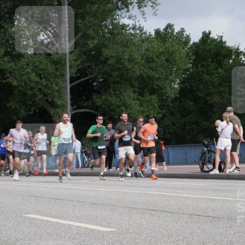 29.06.2025 - hella hamburg halbmarathon Luisa Fischer http://msf.ph/oto/8453268 29.06.2025 09:50:50 Kennedybrücke 1710, 18038, 1505, 12, 7154, 10852, 17658, 1205, 1505, 1710, 5554, 5709, 8933, 10404, 10852 meine-sportfotos.de