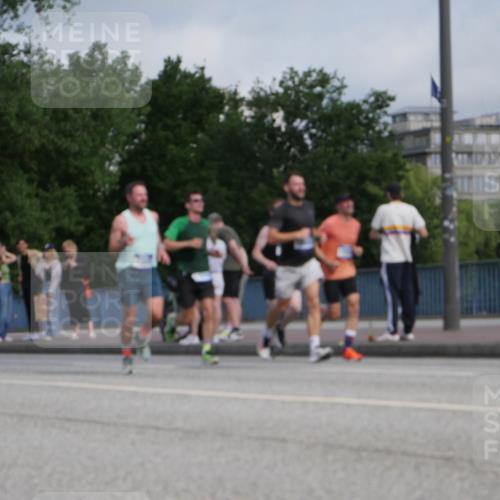 29.06.2025 - hella hamburg halbmarathon Luisa Fischer http://msf.ph/oto/8453370 29.06.2025 09:50:52 Kennedybrücke 1290, 1505, 1710, 5554, 5709, 7152, 7154, 8933, 9403, 10852 meine-sportfotos.de