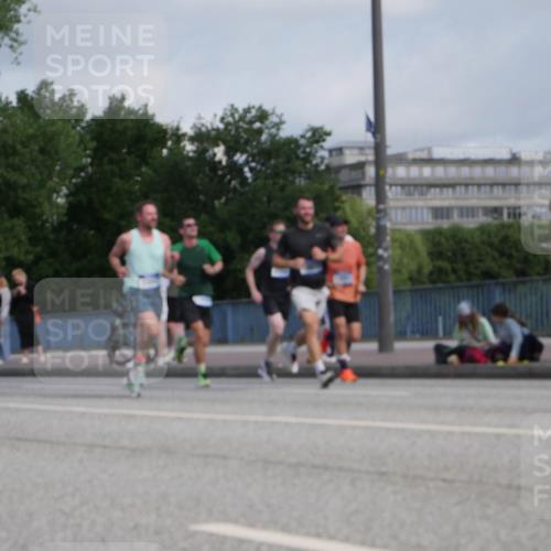 29.06.2025 - hella hamburg halbmarathon Luisa Fischer http://msf.ph/oto/8453397 29.06.2025 09:50:53 Kennedybrücke 1290, 1505, 1710, 2399, 5554, 5709, 7152, 7154, 8933, 9403, 10852 meine-sportfotos.de