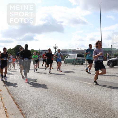 29.06.2025 - hella hamburg halbmarathon Lena Gebhardt http://msf.ph/oto/8453404 29.06.2025 09:54:11 Lombardsbrücke 11, 7332, 18499, 10529, 8743, 1098, 1119, 1171, 1342, 1399, 1413, 1424, 1476, 1892, 1902, 2020, 2098, 2188, 2270, 2516, 2823, 2842, 2889, 3477, 3785, 4029, 4140, 4183, 4185, 4235, 4237, 4247, 4270, 4949, 5020, 5115, 5528, 5532, 5650, 6198, 6309, 6575, 6630, 6831, 7167, 7297, 7385, 7480, 7709, 7734, 8023, 8269, 8576, 8698, 8743, 8928, 9030, 9043, 9105, 9463, 9482, 9619, 9633, 9815, 10237, 10529, 10792, 11077, 11848, 11936, 12084 meine-sportfotos.de