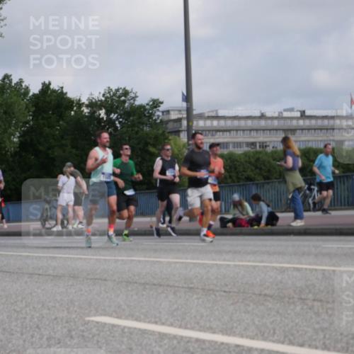 29.06.2025 - hella hamburg halbmarathon Luisa Fischer http://msf.ph/oto/8453420 29.06.2025 09:50:53 Kennedybrücke 1710, 1290, 1505, 1710, 2399, 5554, 5709, 7152, 7154, 8933, 9403, 10852 meine-sportfotos.de