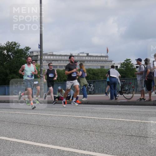 29.06.2025 - hella hamburg halbmarathon Luisa Fischer http://msf.ph/oto/8453438 29.06.2025 09:50:54 Kennedybrücke 1505, 7658, 5554, 10852, 1290, 1505, 1710, 2399, 5554, 5709, 7152, 7154, 8933, 9403, 10852 meine-sportfotos.de