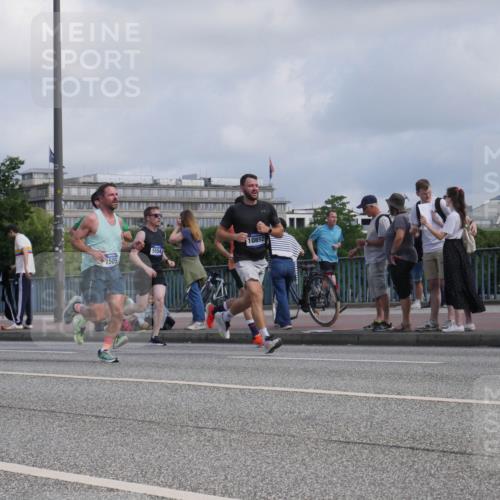 29.06.2025 - hella hamburg halbmarathon Luisa Fischer http://msf.ph/oto/8453459 29.06.2025 09:50:54 Kennedybrücke 5554, 1505, 10852, 1290, 1505, 1710, 2399, 5554, 5709, 7152, 7154, 8933, 9403, 10852 meine-sportfotos.de