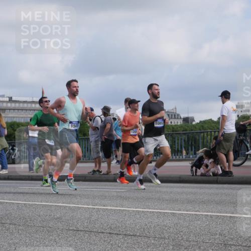 29.06.2025 - hella hamburg halbmarathon Luisa Fischer http://msf.ph/oto/8453494 29.06.2025 09:50:55 Kennedybrücke 17658, 1505, 1205, 10852, 1290, 1505, 1710, 2399, 5554, 5709, 7152, 7154, 8933, 9403, 10852 meine-sportfotos.de