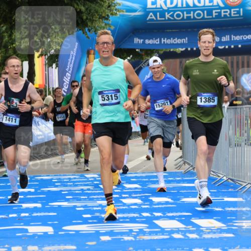 29.06.2025 - hella hamburg halbmarathon Strokosch-Dieckow http://msf.ph/oto/8453503 29.06.2025 10:36:58 Ziel 1385, 1411, 3959, 5307, 5315, 6123, 6458, 10738, 11120, 11620, 13141, 14691, 15261, 15410, 16992, 17024, 17125, 17658, 18384 meine-sportfotos.de