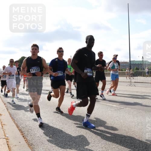 29.06.2025 - hella hamburg halbmarathon Lena Gebhardt http://msf.ph/oto/8453597 29.06.2025 09:54:12 Lombardsbrücke 15001, 1119, 17332, 270, 5333, 18499, 1098, 1119, 1171, 1342, 1399, 1413, 1424, 1476, 1892, 1902, 2020, 2098, 2188, 2270, 2516, 2823, 2842, 2889, 3477, 3562, 3785, 4029, 4140, 4183, 4185, 4235, 4237, 4247, 4270, 4949, 5020, 5115, 5528, 5532, 5650, 6198, 6309, 6575, 6630, 6831, 7167, 7297, 7709, 7734, 8023, 8269, 8576, 8698, 8743, 8928, 9030, 9043, 9105, 9463, 9482, 9619, 9815, 10237, 10529, 10792, 11077, 11848, 11936, 12084 meine-sportfotos.de