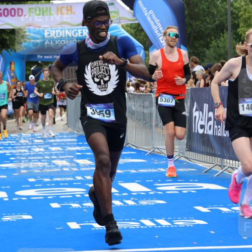 29.06.2025 - hella hamburg halbmarathon Strokosch-Dieckow http://msf.ph/oto/8453606 29.06.2025 10:36:55 Ziel 1385, 1411, 3959, 5307, 5315, 6123, 7310, 11620, 13141, 14691, 15261, 15939, 17024, 17125, 18384 meine-sportfotos.de