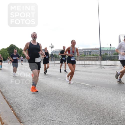 29.06.2025 - hella hamburg halbmarathon Lena Gebhardt http://msf.ph/oto/8453621 29.06.2025 10:31:09 Lombardsbrücke 8757, 4561, 1722, 1746, 1059, 1292, 1472, 1773, 1979, 2097, 2268, 2414, 2505, 2569, 2914, 3131, 3281, 4198, 4561, 4817, 5437, 5846, 5943, 6057, 6078, 6195, 6556, 6620, 6787, 7120, 7351, 7604, 8050, 8072, 8073, 8757, 9576, 9830, 10111, 10989, 11981, 11988, 12384, 12627, 14095, 14216, 14349, 14803, 15299, 15466, 15589, 15725, 16457, 16978, 17224, 17463, 17509, 17587, 17706, 17742, 17966, 18362, 18795, 19052, 19226 meine-sportfotos.de