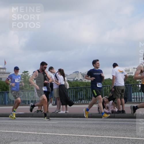 29.06.2025 - hella hamburg halbmarathon Luisa Fischer http://msf.ph/oto/8453666 29.06.2025 09:51:00 Kennedybrücke 154, 1290, 1823, 8933, 5709, 1290, 1710, 2399, 3480, 5307, 5709, 6993, 7152, 7154, 8571, 8933, 9403 meine-sportfotos.de