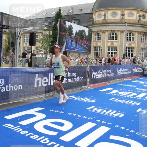 29.06.2025 - hella hamburg halbmarathon Michael Strokosch http://msf.ph/oto/8453690 29.06.2025 10:30:44 Ziel 2851, 7481, 17322, 18235 meine-sportfotos.de