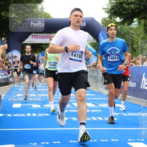 29.06.2025 - hella hamburg halbmarathon Strokosch-Dieckow http://msf.ph/oto/8453747 29.06.2025 10:48:11 Ziel 1914, 4324, 4711, 7599, 8916, 9544, 9626, 9638, 9770, 11211, 11467, 12685, 14192, 14797, 14814, 15590, 15629, 15735, 15973, 15981, 16094, 16149, 16269, 18963, 19127 meine-sportfotos.de