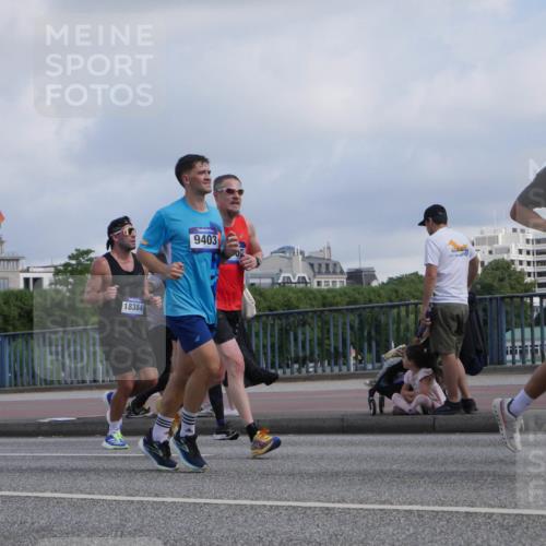 29.06.2025 - hella hamburg halbmarathon Luisa Fischer http://msf.ph/oto/8453751 29.06.2025 09:51:02 Kennedybrücke 18384, 9403, 1290, 2399, 3480, 4359, 5307, 6993, 7152, 7154, 8571, 8933, 9403 meine-sportfotos.de