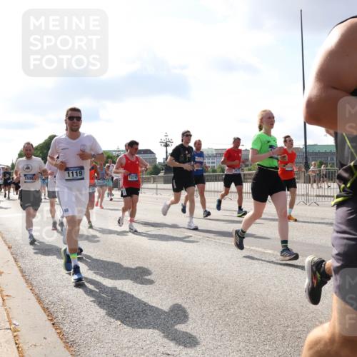 29.06.2025 - hella hamburg halbmarathon Lena Gebhardt http://msf.ph/oto/8453757 29.06.2025 09:54:13 Lombardsbrücke 1500, 1119, 2188, 2843, 12747, 1098, 1119, 1171, 1342, 1399, 1413, 1424, 1476, 1892, 1902, 2020, 2098, 2188, 2270, 2516, 2823, 2842, 2889, 3477, 3562, 3785, 4017, 4029, 4183, 4185, 4235, 4237, 4270, 4949, 5020, 5115, 5528, 5650, 6198, 6266, 6309, 6575, 6630, 6831, 7167, 7297, 7709, 7734, 8023, 8269, 8576, 8698, 8743, 8928, 9030, 9043, 9105, 9463, 9482, 9619, 9815, 10057, 10237, 10529, 10792, 11077, 11848, 11936, 12084 meine-sportfotos.de