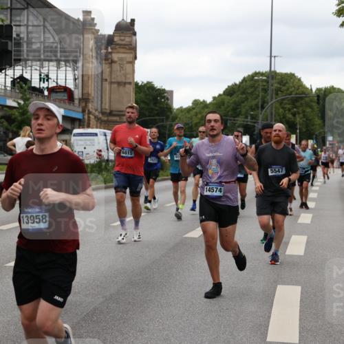 29.06.2025 - hella hamburg halbmarathon Yannick Fuchs http://msf.ph/oto/8453761 29.06.2025 10:56:06 20KM 1006, 1128, 1135, 1138, 1147, 1190, 1568, 3097, 3921, 4095, 4859, 5547, 6414, 6415, 6580, 6815, 7658, 8154, 9131, 9297, 9718, 9928, 10194, 10214, 10519, 10797, 11670, 11968, 12567, 13868, 13958, 14456, 14574, 15252, 15291, 15686, 15859, 15908, 16292, 16808, 17383, 17532, 17939, 17955, 18000, 18599, 18799, 18808, 18919 meine-sportfotos.de