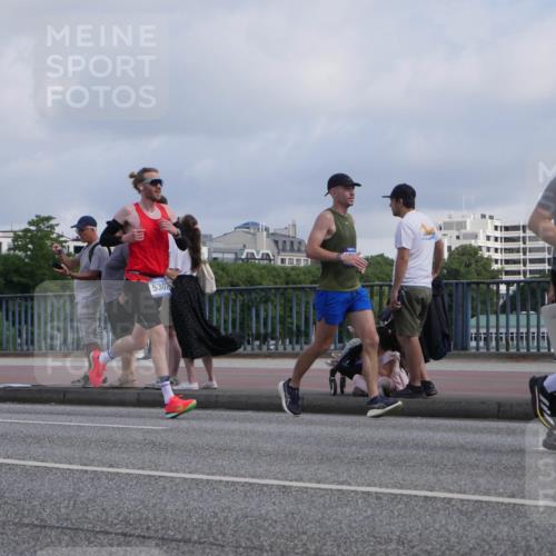 29.06.2025 - hella hamburg halbmarathon Luisa Fischer http://msf.ph/oto/8453879 29.06.2025 09:51:07 Kennedybrücke 993, 530, 348, 2262, 3480, 4359, 4381, 5307, 6993, 8121, 8571 meine-sportfotos.de