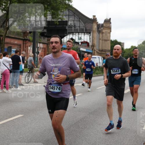 29.06.2025 - hella hamburg halbmarathon Yannick Fuchs http://msf.ph/oto/8453937 29.06.2025 10:56:08 20KM 1006, 1128, 1135, 1138, 1147, 1190, 1568, 1726, 3097, 3921, 4095, 4859, 5547, 6414, 6415, 6580, 6815, 7658, 8154, 9131, 9718, 9928, 10214, 10519, 10797, 11670, 11968, 12567, 13868, 13958, 14456, 14574, 15291, 15686, 15859, 15908, 16292, 16808, 17136, 17383, 17532, 17939, 17955, 18000, 18599, 18799, 18808, 18919 meine-sportfotos.de