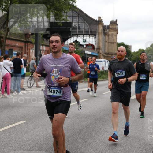 29.06.2025 - hella hamburg halbmarathon Yannick Fuchs http://msf.ph/oto/8453965 29.06.2025 10:56:08 20KM 1006, 1128, 1135, 1138, 1147, 1190, 1568, 1726, 3097, 3921, 4095, 4859, 5547, 6414, 6415, 6580, 6815, 7658, 8154, 9131, 9718, 9928, 10214, 10519, 10797, 11670, 11968, 12567, 13868, 13958, 14456, 14574, 15291, 15686, 15859, 15908, 16292, 16808, 17136, 17383, 17532, 17939, 17955, 18000, 18599, 18799, 18808, 18919 meine-sportfotos.de