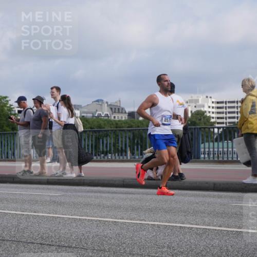 29.06.2025 - hella hamburg halbmarathon Luisa Fischer http://msf.ph/oto/8453986 29.06.2025 09:51:09 Kennedybrücke 8571, 2262, 3480, 4062, 4359, 4381, 5003, 5307, 6993, 8002, 8121, 8571, 10190 meine-sportfotos.de