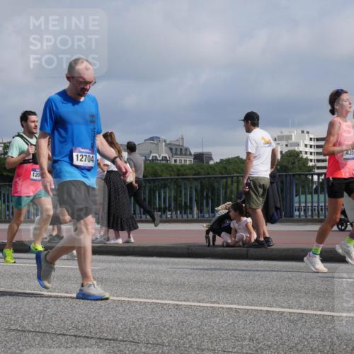 29.06.2025 - hella hamburg halbmarathon Luisa Fischer http://msf.ph/oto/8454123 29.06.2025 09:51:12 Kennedybrücke 120, 12704, 4359, 2262, 3547, 4062, 4359, 4381, 5003, 8002, 8121, 8571, 9643, 10190, 10738 meine-sportfotos.de