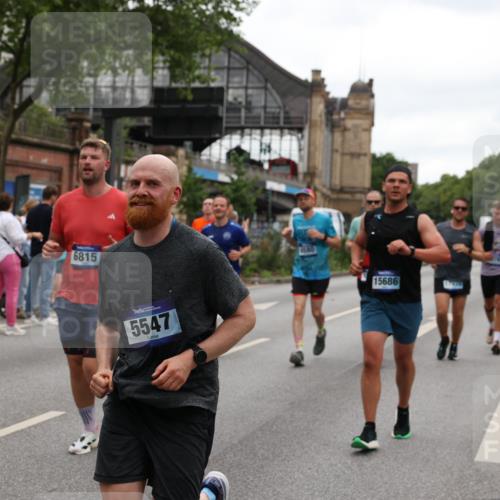 29.06.2025 - hella hamburg halbmarathon Yannick Fuchs http://msf.ph/oto/8454198 29.06.2025 10:56:09 20KM 1006, 1128, 1135, 1147, 1190, 1377, 1568, 1726, 3097, 3921, 4095, 4859, 5547, 6414, 6415, 6580, 6815, 7658, 8154, 9131, 9718, 9928, 10214, 10519, 10797, 11670, 11968, 12567, 13868, 13958, 14456, 14574, 15291, 15686, 15859, 15908, 16292, 16808, 17136, 17383, 17532, 17939, 17955, 18000, 18599, 18799, 18808, 18919, 19023 meine-sportfotos.de