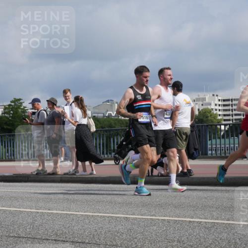 29.06.2025 - hella hamburg halbmarathon Luisa Fischer http://msf.ph/oto/8454302 29.06.2025 09:51:16 Kennedybrücke 4062, 51617, 438, 1042, 1571, 2262, 3547, 4062, 4381, 5003, 7310, 7482, 8002, 8121, 9643, 10190, 10451, 10738, 10877 meine-sportfotos.de