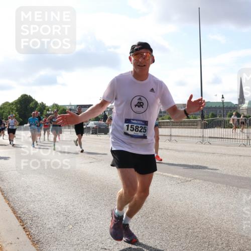 29.06.2025 - hella hamburg halbmarathon Lena Gebhardt http://msf.ph/oto/8454305 29.06.2025 09:54:16 Lombardsbrücke 15825, 1098, 1119, 1171, 1342, 1399, 1413, 1424, 1476, 1549, 1892, 1902, 2020, 2098, 2188, 2270, 2470, 2561, 2823, 2842, 2889, 3477, 3562, 3785, 4017, 4029, 4183, 4185, 4235, 4237, 4270, 4816, 4949, 5020, 5115, 5528, 5706, 6198, 6266, 6309, 6630, 6819, 6831, 7167, 7274, 7297, 7709, 7734, 8023, 8142, 8269, 8374, 8576, 8698, 8743, 8928, 9030, 9043, 9105, 9463, 9482, 9619, 9815, 10057, 10237, 10529, 10792, 11848, 11936, 12084 meine-sportfotos.de