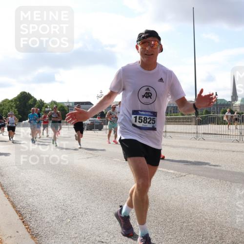 29.06.2025 - hella hamburg halbmarathon Lena Gebhardt http://msf.ph/oto/8454324 29.06.2025 09:54:16 Lombardsbrücke 154, 15825, 1098, 1119, 1171, 1342, 1399, 1413, 1424, 1476, 1549, 1892, 1902, 2020, 2098, 2188, 2270, 2470, 2561, 2823, 2842, 2889, 3477, 3562, 3785, 4017, 4029, 4183, 4185, 4235, 4237, 4270, 4816, 4949, 5020, 5115, 5528, 5706, 6198, 6266, 6309, 6630, 6819, 6831, 7167, 7274, 7297, 7709, 7734, 8023, 8142, 8269, 8374, 8576, 8698, 8743, 8928, 9030, 9043, 9105, 9463, 9482, 9619, 9815, 10057, 10237, 10529, 10792, 11848, 11936, 12084 meine-sportfotos.de