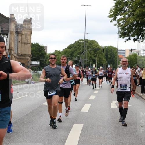 29.06.2025 - hella hamburg halbmarathon Yannick Fuchs http://msf.ph/oto/8454365 29.06.2025 10:56:10 20KM 1006, 1128, 1147, 1190, 1264, 1377, 1568, 1726, 3097, 3921, 4095, 4859, 5547, 6414, 6415, 6580, 6815, 7658, 8154, 9131, 9718, 9928, 10214, 10519, 10797, 11670, 11968, 12567, 13868, 13958, 14368, 14456, 14574, 15291, 15686, 15859, 15908, 16292, 16808, 17136, 17383, 17532, 17939, 17955, 18000, 18599, 18799, 18808, 18919, 19023 meine-sportfotos.de