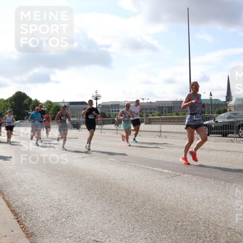 29.06.2025 - hella hamburg halbmarathon Lena Gebhardt http://msf.ph/oto/8454368 29.06.2025 09:54:16 Lombardsbrücke 2842, 1098, 1119, 1171, 1342, 1399, 1413, 1424, 1476, 1549, 1892, 1902, 2020, 2098, 2188, 2270, 2470, 2561, 2823, 2842, 2889, 3477, 3562, 3785, 4017, 4029, 4183, 4185, 4235, 4237, 4270, 4816, 4949, 5020, 5115, 5528, 5706, 6198, 6266, 6309, 6630, 6819, 6831, 7167, 7274, 7297, 7709, 7734, 8023, 8142, 8269, 8374, 8576, 8698, 8743, 8928, 9030, 9043, 9105, 9463, 9482, 9619, 9815, 10057, 10237, 10529, 10792, 11848, 11936, 12084 meine-sportfotos.de