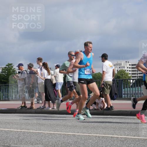 29.06.2025 - hella hamburg halbmarathon Luisa Fischer http://msf.ph/oto/8454419 29.06.2025 09:51:18 Kennedybrücke 10190, 80, 5003, 1042, 1571, 2262, 3547, 4062, 4381, 5003, 7310, 7482, 8002, 8121, 9643, 10190, 10451, 10738, 10877 meine-sportfotos.de
