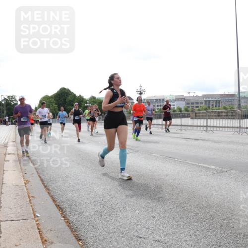 29.06.2025 - hella hamburg halbmarathon Lena Gebhardt http://msf.ph/oto/8454448 29.06.2025 10:31:14 Lombardsbrücke 17509, 1292, 1472, 1773, 1979, 2097, 2268, 2414, 2505, 2914, 3131, 4561, 4817, 5165, 5437, 5846, 5943, 6057, 6078, 6195, 6556, 6620, 6787, 7351, 7604, 7772, 8050, 8072, 8073, 8757, 9576, 10111, 10586, 10989, 11587, 11981, 11988, 12384, 12627, 14095, 14349, 14803, 15466, 15589, 15725, 16457, 16978, 17224, 17463, 17509, 17587, 17706, 17742, 17966, 19052, 19226 meine-sportfotos.de