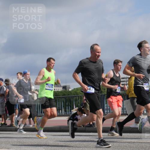 29.06.2025 - hella hamburg halbmarathon Luisa Fischer http://msf.ph/oto/8454522 29.06.2025 09:51:20 Kennedybrücke 14603, 139, 17078, 47, 1073, 1042, 1571, 2262, 3547, 4062, 5003, 7310, 7482, 8002, 9640, 9643, 10190, 10451, 10738, 10877 meine-sportfotos.de