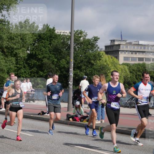 29.06.2025 - hella hamburg halbmarathon Luisa Fischer http://msf.ph/oto/8454636 29.06.2025 09:51:30 Kennedybrücke 6047, 13755, 162, 1407, 11423, 17723, 1600, 2797, 6037, 6047, 7981, 9640 meine-sportfotos.de