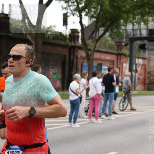 29.06.2025 - hella hamburg halbmarathon Yannick Fuchs http://msf.ph/oto/8454663 29.06.2025 10:56:11 20KM 1006, 1128, 1190, 1264, 1377, 1568, 1726, 3097, 3921, 4859, 5547, 6414, 6415, 6580, 6815, 7658, 8154, 9131, 9718, 9928, 10214, 10519, 10797, 11670, 11968, 12567, 13868, 13958, 14368, 14456, 14574, 15291, 15686, 15859, 15908, 16292, 16808, 17136, 17383, 17532, 17939, 17955, 18000, 18599, 18808, 18919, 19023 meine-sportfotos.de