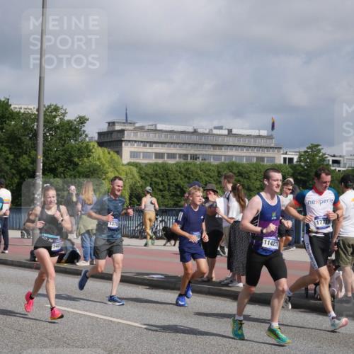 29.06.2025 - hella hamburg halbmarathon Luisa Fischer http://msf.ph/oto/8454692 29.06.2025 09:51:31 Kennedybrücke 6047, 12091, 140, 3755, 11423, 1772, 1600, 2797, 6037, 6047, 7981, 9640, 10369 meine-sportfotos.de