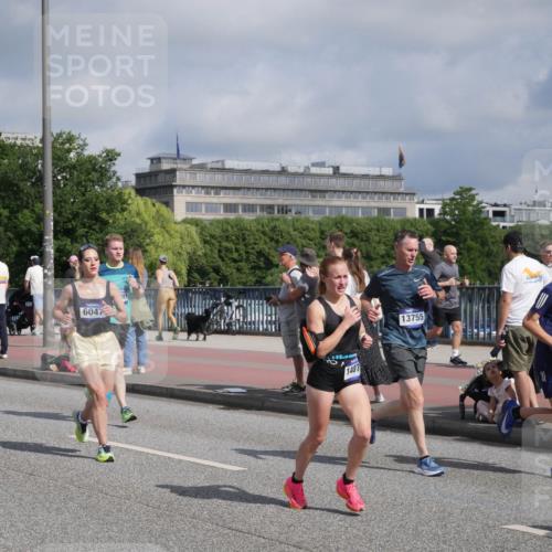 29.06.2025 - hella hamburg halbmarathon Luisa Fischer http://msf.ph/oto/8454747 29.06.2025 09:51:32 Kennedybrücke 6047, 91, 1407, 13755, 162, 1600, 2797, 6037, 6047, 7981, 9640, 10369 meine-sportfotos.de