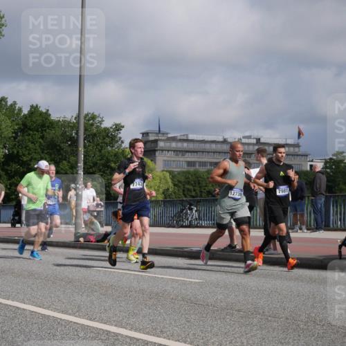 29.06.2025 - hella hamburg halbmarathon Luisa Fischer http://msf.ph/oto/8454814 29.06.2025 09:51:35 Kennedybrücke 1599, 17916, 17743, 12739, 7981, 1600, 2797, 5124, 6037, 6047, 7981, 10369 meine-sportfotos.de