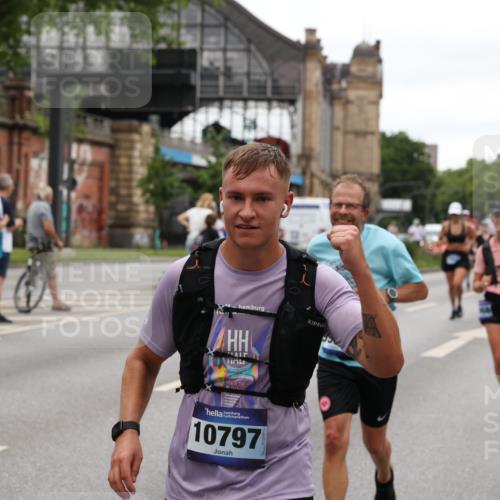 29.06.2025 - hella hamburg halbmarathon Yannick Fuchs http://msf.ph/oto/8454823 29.06.2025 10:56:12 20KM 1006, 1128, 1190, 1264, 1377, 1568, 1726, 3097, 3921, 4859, 5547, 6414, 6415, 6580, 6815, 7658, 8154, 9131, 9718, 9928, 10214, 10519, 10797, 11670, 11968, 12567, 13868, 13958, 14368, 14456, 14574, 15291, 15686, 15859, 15908, 16292, 16808, 17136, 17383, 17532, 17939, 17955, 18000, 18599, 18808, 18919, 19023 meine-sportfotos.de
