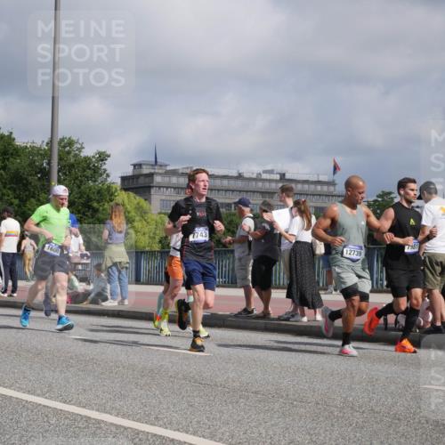 29.06.2025 - hella hamburg halbmarathon Luisa Fischer http://msf.ph/oto/8454851 29.06.2025 09:51:36 Kennedybrücke 15991, 1600, 1743, 12739, 7981, 1600, 2707, 2797, 5124, 6037, 7981, 10369 meine-sportfotos.de