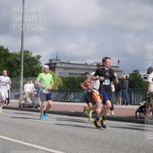 29.06.2025 - hella hamburg halbmarathon Luisa Fischer http://msf.ph/oto/8454886 29.06.2025 09:51:36 Kennedybrücke 15991, 1600, 60, 7743, 12739, 1600, 2707, 2797, 5124, 6037, 7981, 10369 meine-sportfotos.de