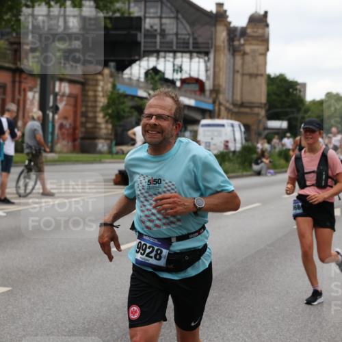 29.06.2025 - hella hamburg halbmarathon Yannick Fuchs http://msf.ph/oto/8454927 29.06.2025 10:56:13 20KM 1006, 1128, 1190, 1264, 1377, 1568, 1573, 1726, 3097, 3921, 4859, 5547, 6414, 6415, 6580, 6815, 7658, 8154, 9131, 9718, 9928, 10214, 10519, 10797, 11670, 11968, 12567, 13868, 14368, 14456, 14574, 15291, 15686, 15859, 15908, 16292, 16808, 17136, 17383, 17532, 17939, 17955, 18000, 18599, 18808, 18919, 19023 meine-sportfotos.de