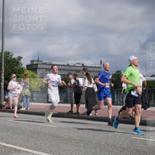 29.06.2025 - hella hamburg halbmarathon Luisa Fischer http://msf.ph/oto/8454992 29.06.2025 09:51:38 Kennedybrücke 2797, 15991, 791, 1600, 1600, 2044, 2707, 2797, 2849, 5050, 5124, 6037, 7109, 7981, 10369 meine-sportfotos.de