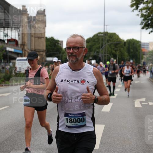 29.06.2025 - hella hamburg halbmarathon Yannick Fuchs http://msf.ph/oto/8455056 29.06.2025 10:56:14 20KM 1006, 1128, 1190, 1264, 1377, 1568, 1573, 1726, 3921, 4859, 5547, 6414, 6415, 6580, 6815, 7658, 8154, 9131, 9718, 9928, 10214, 10519, 10797, 11670, 11968, 12156, 12567, 13498, 13868, 14368, 14456, 14574, 15291, 15686, 15859, 16292, 16808, 17136, 17383, 17532, 17939, 17955, 18000, 18599, 18808, 18919, 19023 meine-sportfotos.de