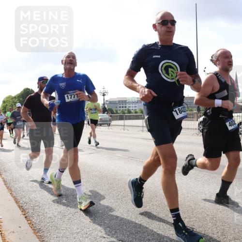 29.06.2025 - hella hamburg halbmarathon Lena Gebhardt http://msf.ph/oto/8455140 29.06.2025 09:54:21 Lombardsbrücke 8576, 177, 1171, 18421, 402, 183, 1098, 1119, 1171, 1342, 1399, 1413, 1424, 1476, 1549, 1892, 1902, 1942, 2020, 2098, 2188, 2442, 2470, 2561, 2670, 2823, 2842, 2889, 3477, 3562, 3785, 4017, 4029, 4183, 4185, 4235, 4237, 4270, 4816, 5020, 5528, 5706, 6198, 6266, 6630, 6819, 6831, 7087, 7167, 7274, 7297, 7709, 7734, 8142, 8269, 8374, 8576, 8698, 8743, 8928, 9043, 9105, 9463, 9482, 9619, 9815, 10057, 10237, 10529, 11848, 11936, 12084 meine-sportfotos.de