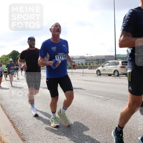 29.06.2025 - hella hamburg halbmarathon Lena Gebhardt http://msf.ph/oto/8455190 29.06.2025 09:54:21 Lombardsbrücke 8576, 17710, 402, 1098, 1119, 1171, 1342, 1399, 1413, 1424, 1476, 1549, 1892, 1902, 1942, 2020, 2098, 2188, 2442, 2470, 2561, 2670, 2823, 2842, 2889, 3477, 3562, 3785, 4017, 4029, 4183, 4185, 4235, 4237, 4270, 4816, 5020, 5528, 5706, 6198, 6266, 6630, 6819, 6831, 7087, 7167, 7274, 7297, 7709, 7734, 8142, 8269, 8374, 8576, 8698, 8743, 8928, 9043, 9105, 9463, 9482, 9619, 9815, 10057, 10237, 10529, 11848, 11936, 12084 meine-sportfotos.de