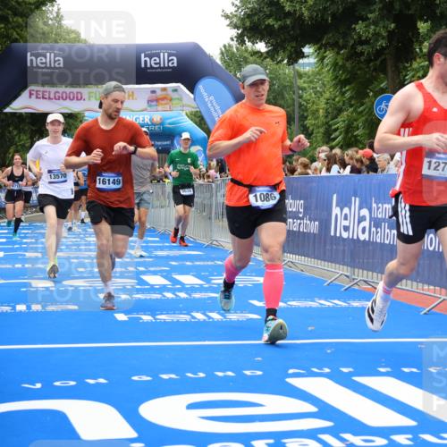 29.06.2025 - hella hamburg halbmarathon Strokosch-Dieckow http://msf.ph/oto/8455233 29.06.2025 10:48:03 Ziel 1086, 1604, 1613, 1914, 4324, 4528, 4601, 4711, 5022, 6377, 9544, 9626, 9638, 12706, 12724, 12747, 12808, 13570, 14192, 15973, 16094, 16149, 16269, 16766, 18206, 18922, 19198 meine-sportfotos.de